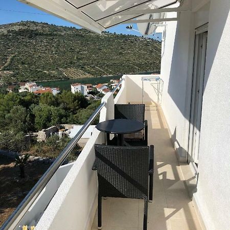 Apartments Zora Рогозница Екстериор снимка