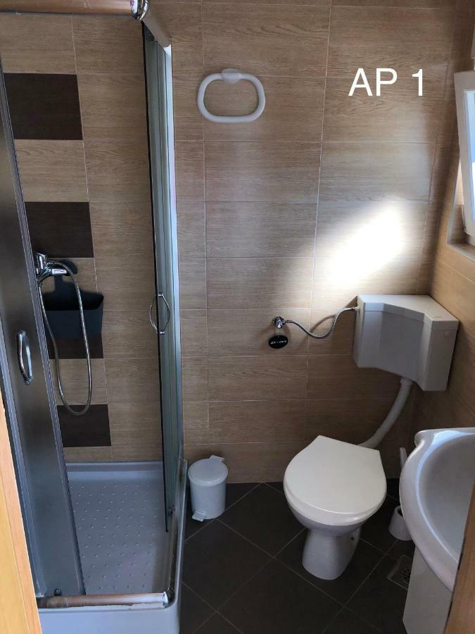 Apartments Zora Рогозница Екстериор снимка