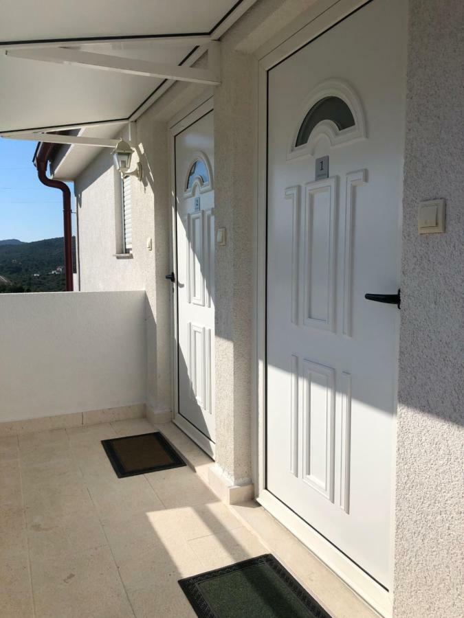 Apartments Zora Рогозница Екстериор снимка