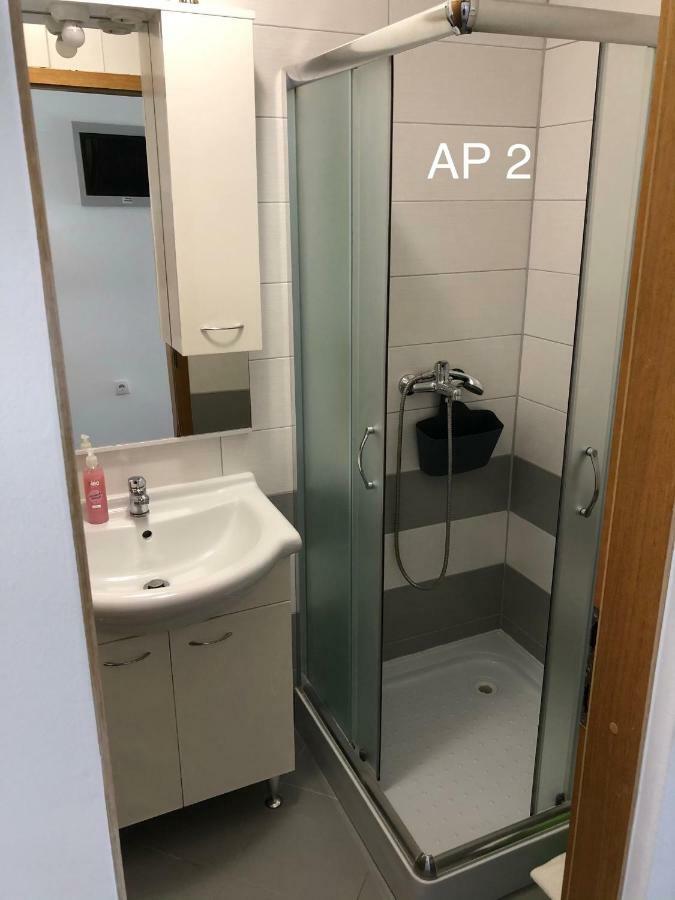 Apartments Zora Рогозница Екстериор снимка