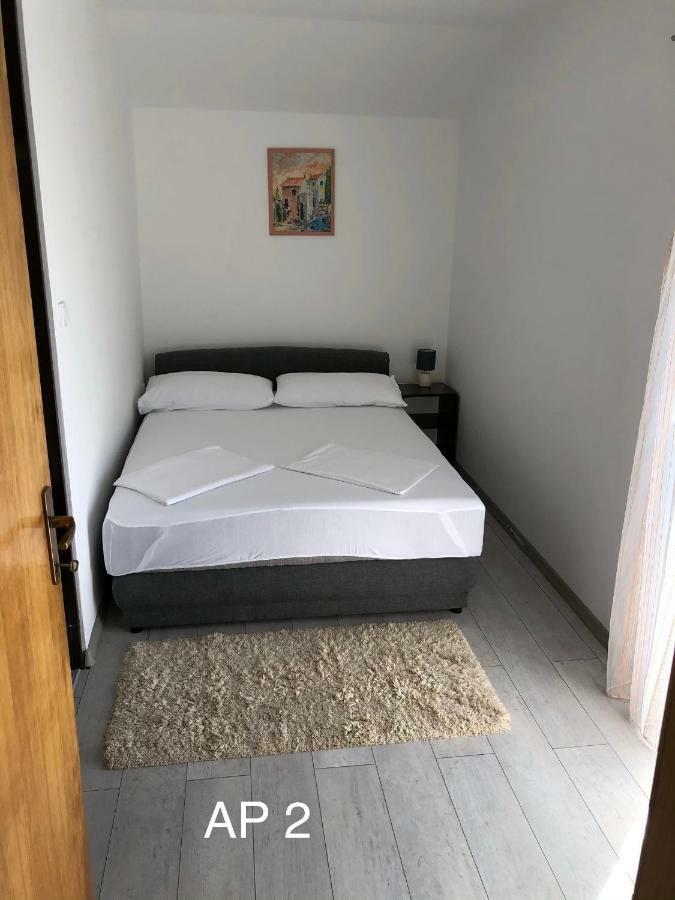 Apartments Zora Рогозница Екстериор снимка
