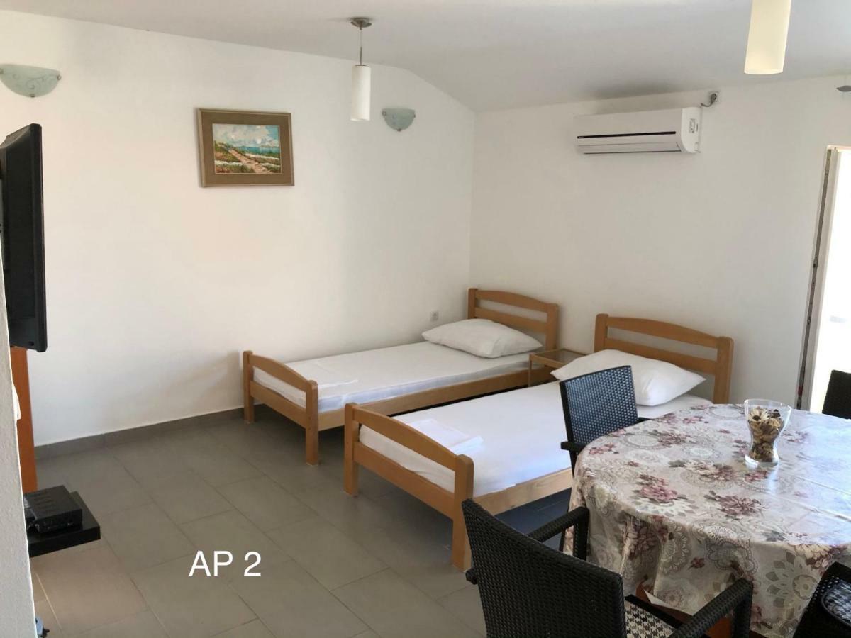 Apartments Zora Рогозница Екстериор снимка